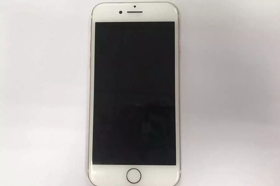 苹果哪一款拍人好看 t01ee610f5015a9351c.jpg?size=900x600