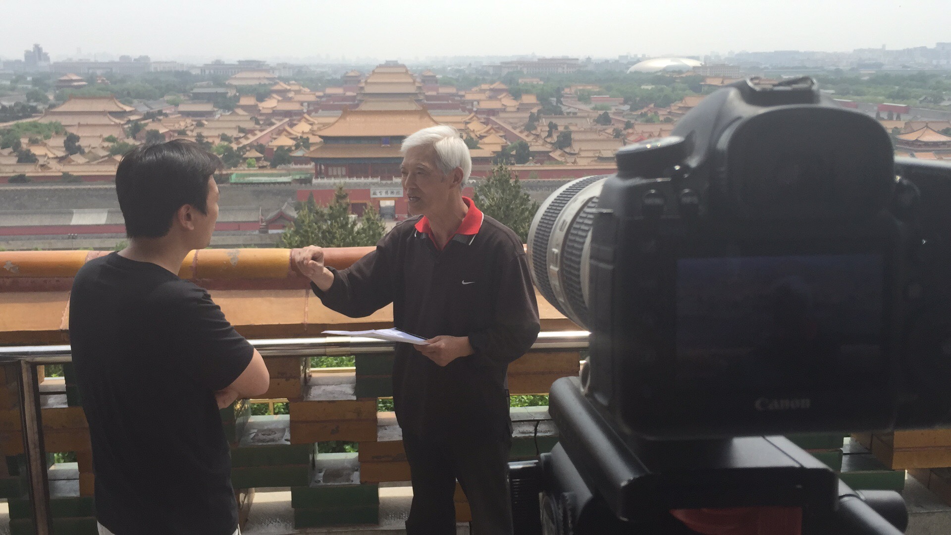 人文纪录片《拾说什刹海》第二季幕后照片。