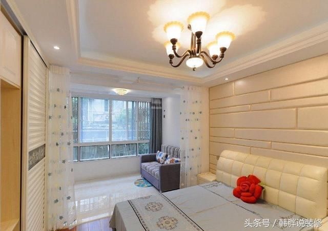 第一次见到有人把卧室的阳台改成客厅,这波操