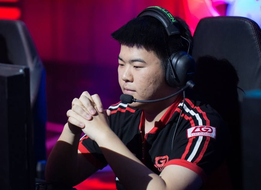 韦神用98k在400米外爆头!解说大呼已举报