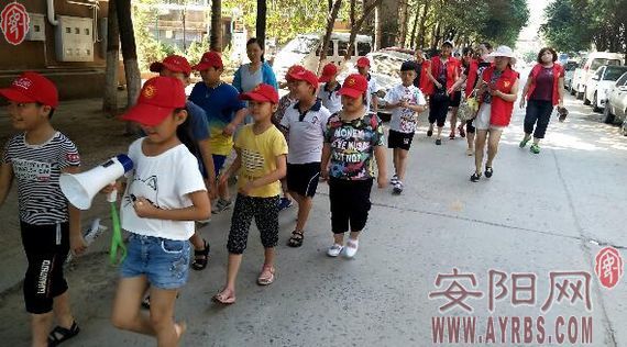 钢五区社区开展我是小义工,文明我先行义务巡