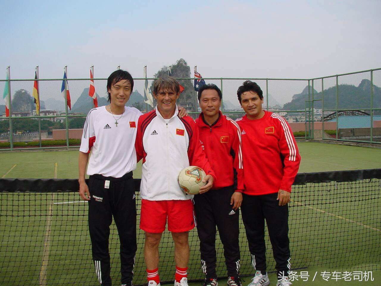 中国足球曾经的大救星,足球教练米卢