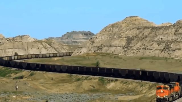 世界上最长一列火车,总长约7353米,可以一次性