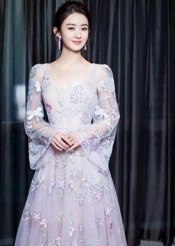 赵丽颖粉紫连衣裙薄纱透视时尚穿搭写真出炉,