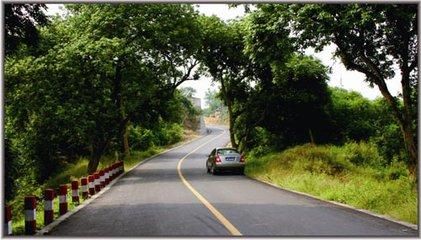 农村公路被大车碾坏了应该归谁维俢?