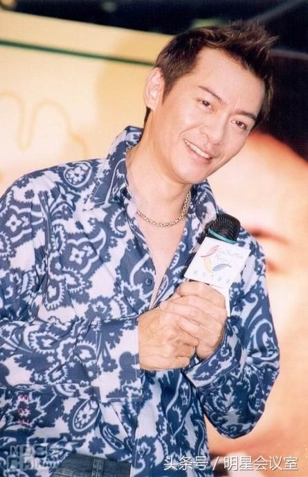 在tvb时期,江华除了唐僧这一角色外他还是塑造的很多其他角色,都是