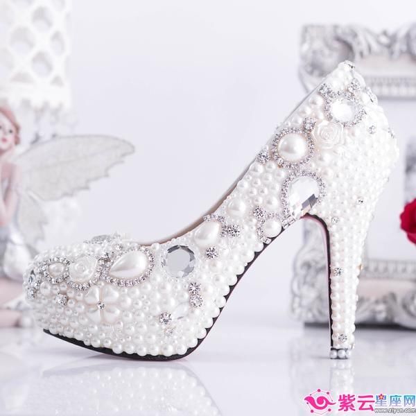 十二星座代表高跟钻石鞋 喜欢你的那双吗?