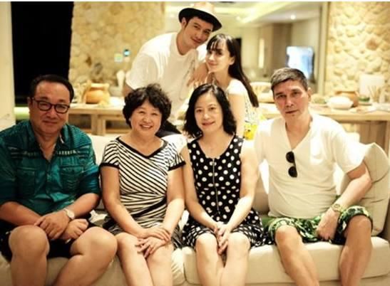 邓超晒全家福意外的好看,看了这些照片才知道