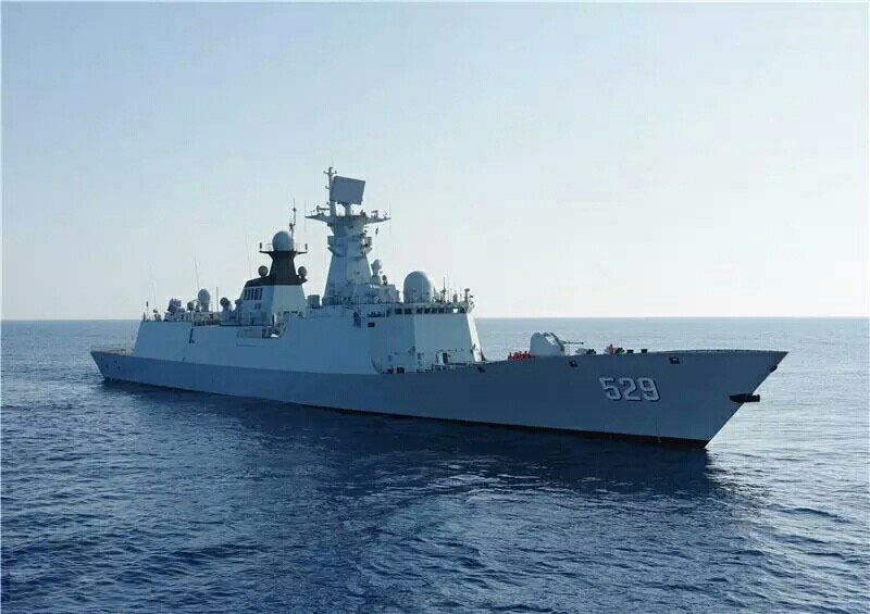 终于也有052d了!解放军东海舰队战舰航行靓照