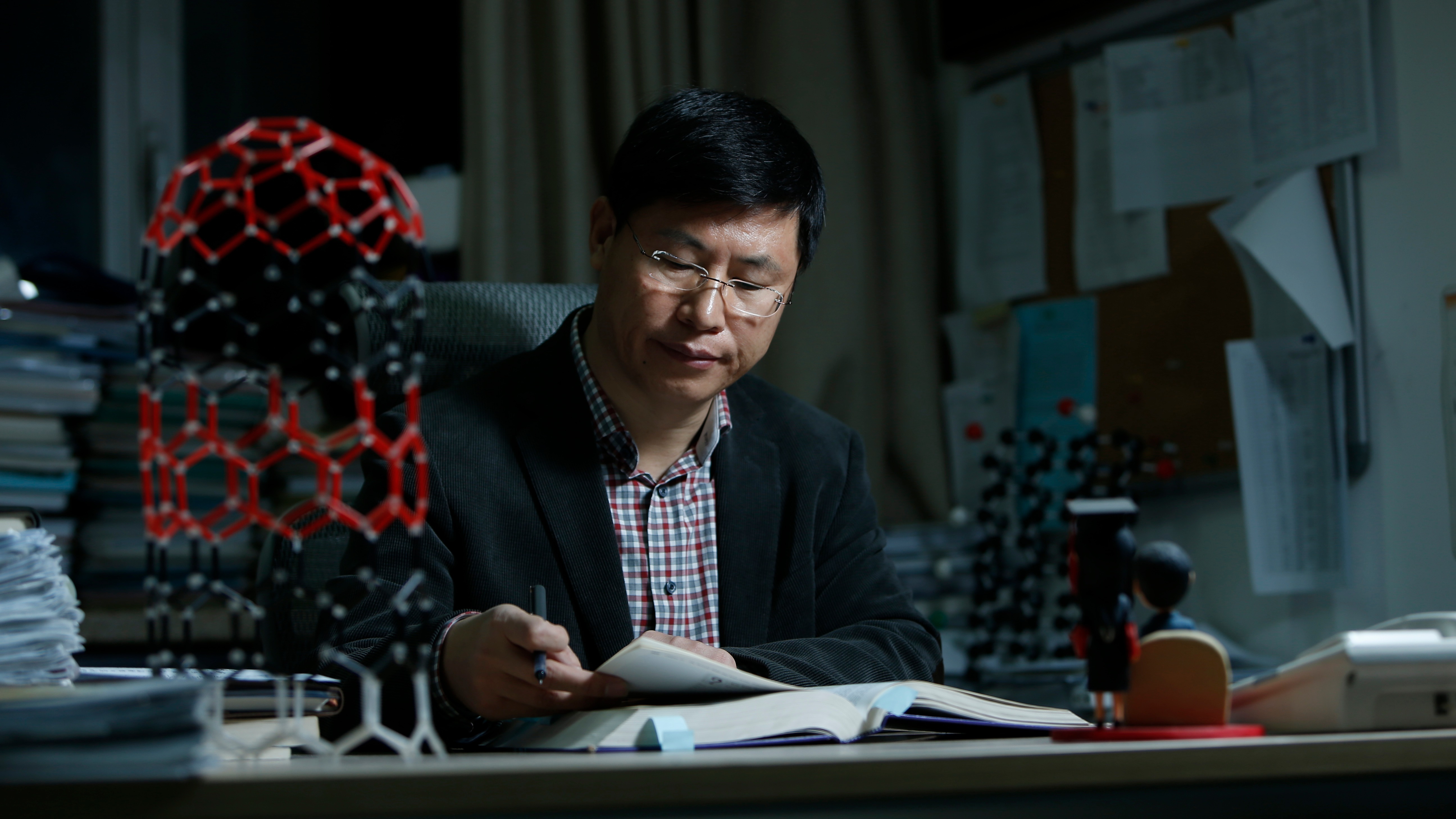 “黑金”石墨烯 让昨天的“不可能”变“可能” “黑金”石墨烯 让昨天的“不可能”变“可能”