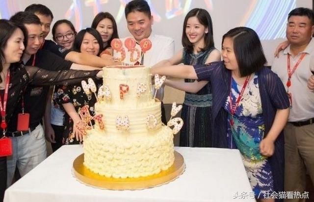 刘强东为了满足章泽天 发愤图强勤健身 网友:年