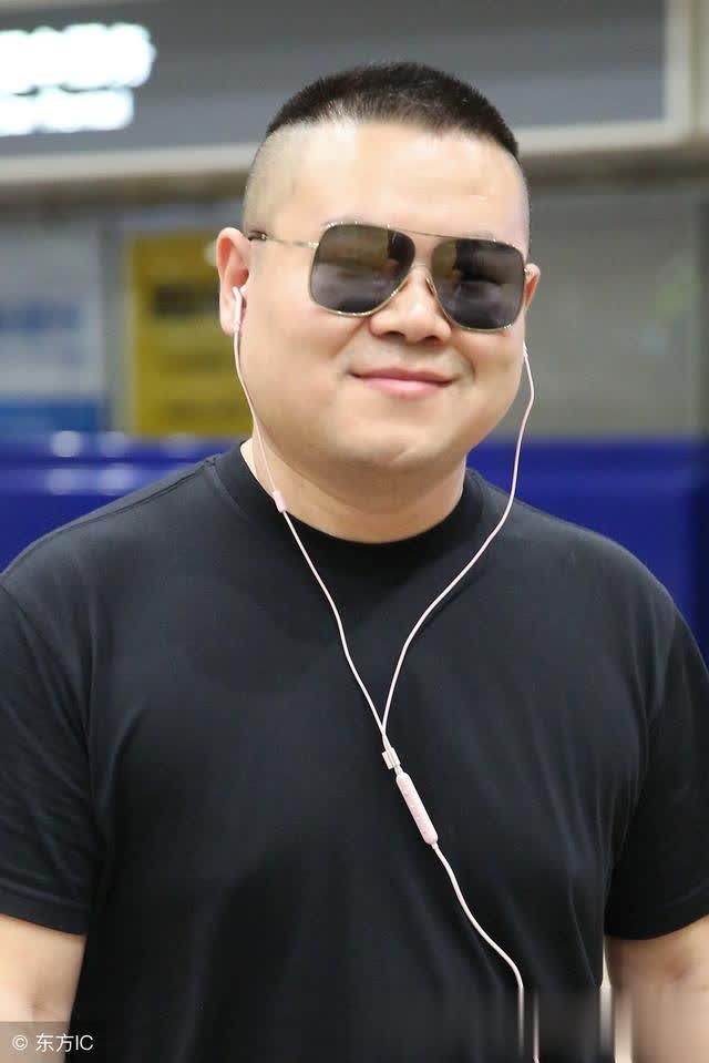 德云社青年相声演员,中国大陆影视男演员 河南濮阳人 岳云鹏
