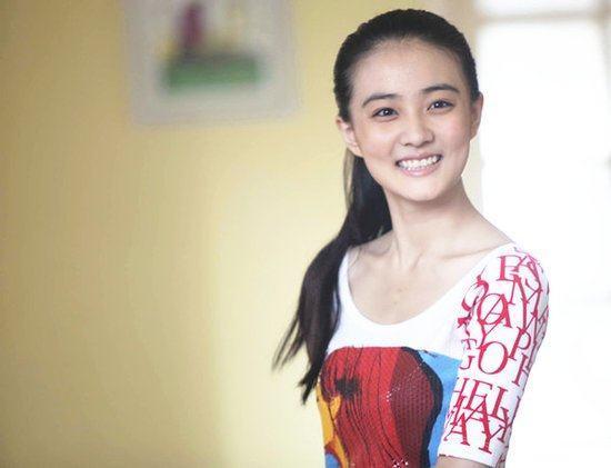作为这四位里面的最小清纯之花,徐璐今年可算是要大丰收了 参演的电视