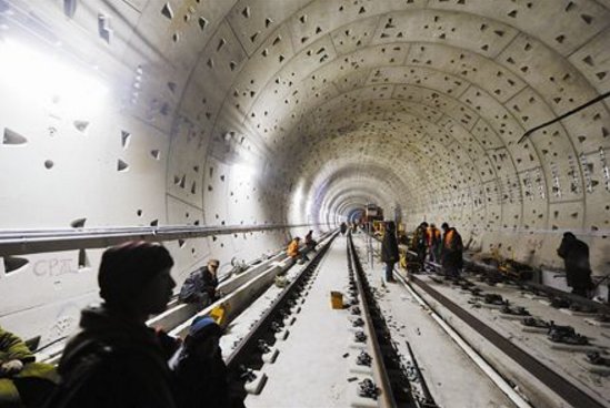 中国唯一一个拥有全世界最大最深的地下高铁站