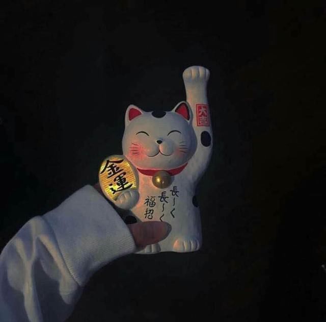 最近朋友圈很流行的10句霸气个性签名:逢场作