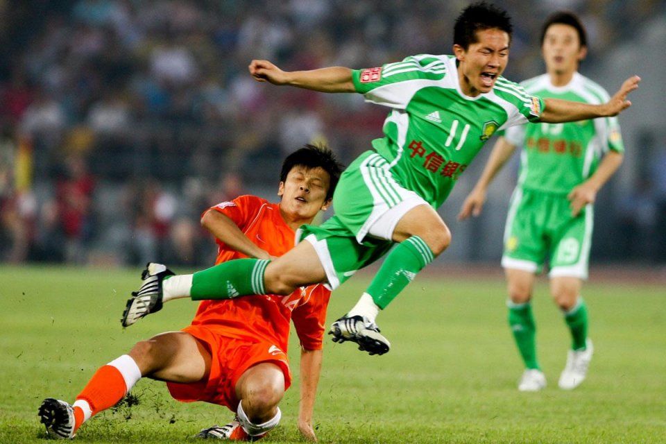 国内球员收入已无法维持生活?这一数据却打了