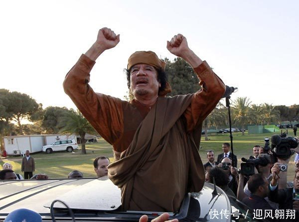 利比亚战争中击毙卡扎菲的男孩,年仅十九岁,五