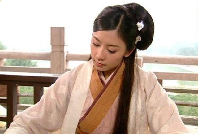 太喜欢贾静雯的五官了, 有人说她的颜值巅峰并