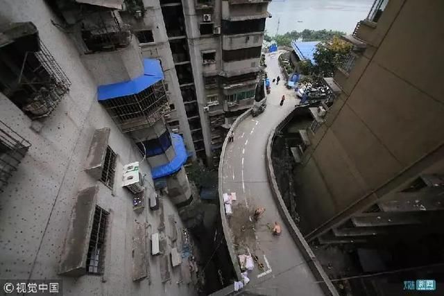 千万不要到重庆这个8D魔幻城市,否则你将…