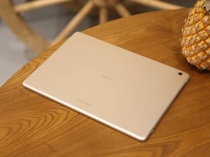 大屏防水新体验,荣耀Waterplay 平板上手玩