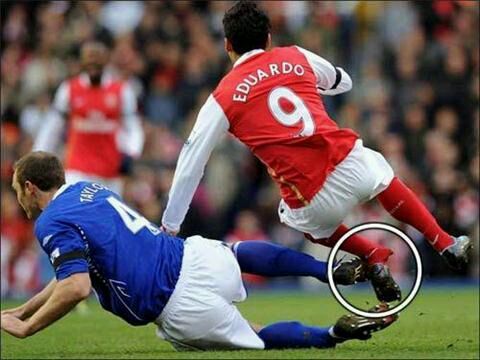 盘点足坛最令人发指的恶意犯规!