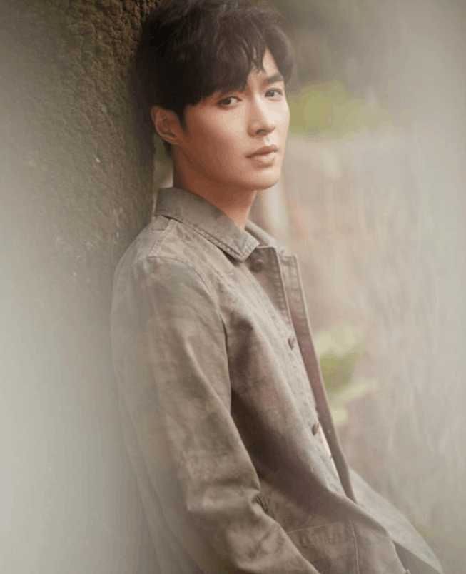 张艺兴歌曲被抄袭, 发声谴责! 网友: 说好的男人