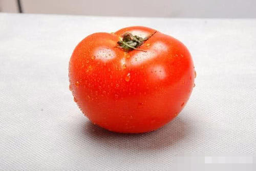 每天吃一个西红柿坚持一个月会怎么样呢?竟然