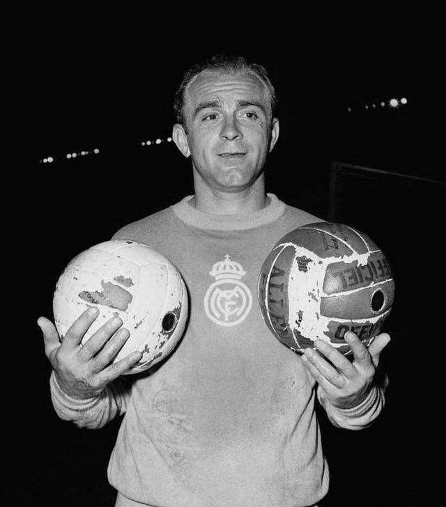 世界足坛历史十大超级巨星,你最崇拜那个