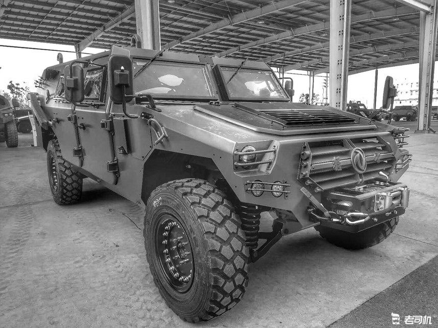 开这辆车上路,交警见了都得敬礼!