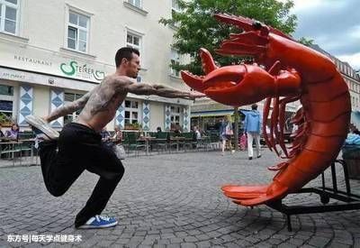 坚持训练深蹲,让你拥有黄金级的股四头肌!