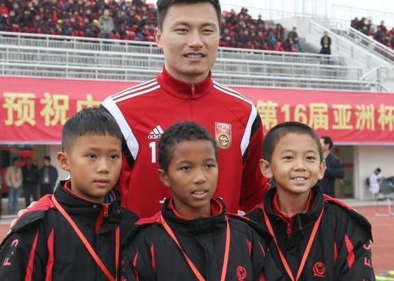 14岁混血天才加入中国,立志做中国最好的球员