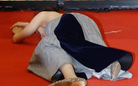赵韩樱子在红毯上晕倒,众说纷纭,杨幂的话亮了
