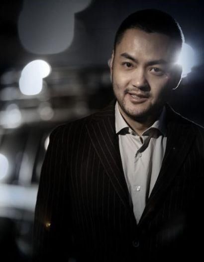 小燕子的哥哥,和香妃传绯闻,如今年近半百身材