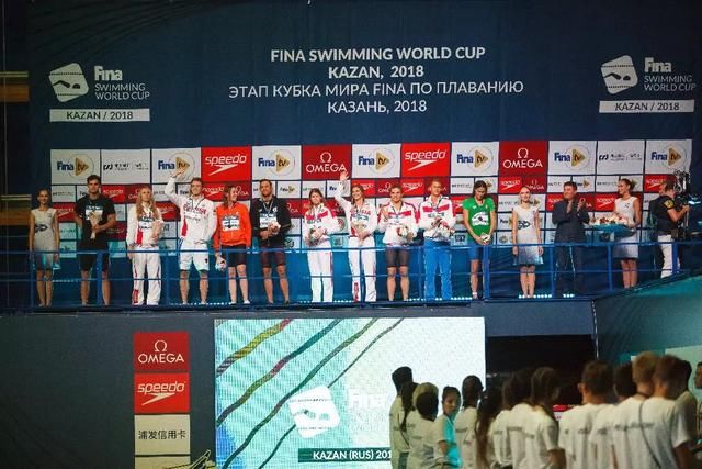 中国周婵臻夺冠女子800米自由泳;3项游泳世界