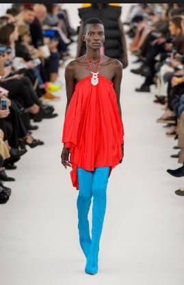 巴黎世家与顺丰合作设计衣服?连李易峰都要改