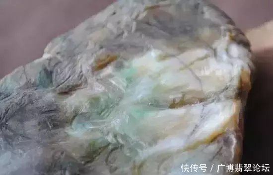 有一种翡翠美,叫做黄加绿翡翠美