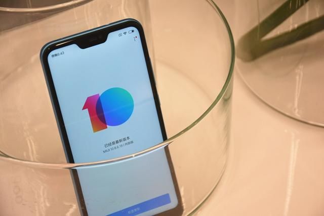 雷军一门三杰:高端有小米8、中端有SE、低端