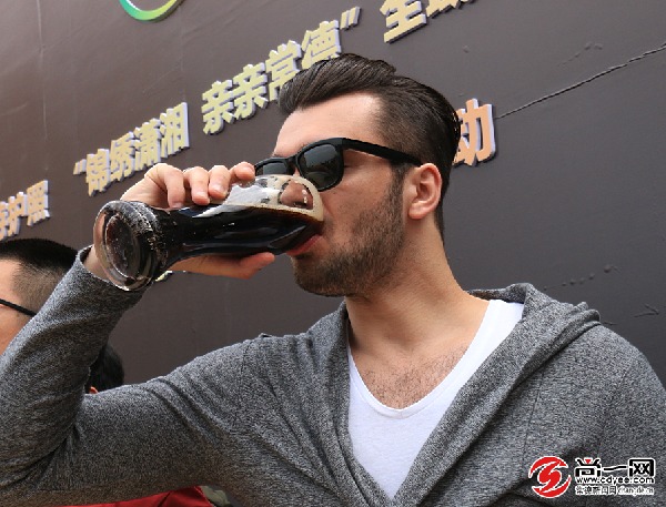 德国风情周活动持续火爆 啤酒挑战赛嗨翻全场