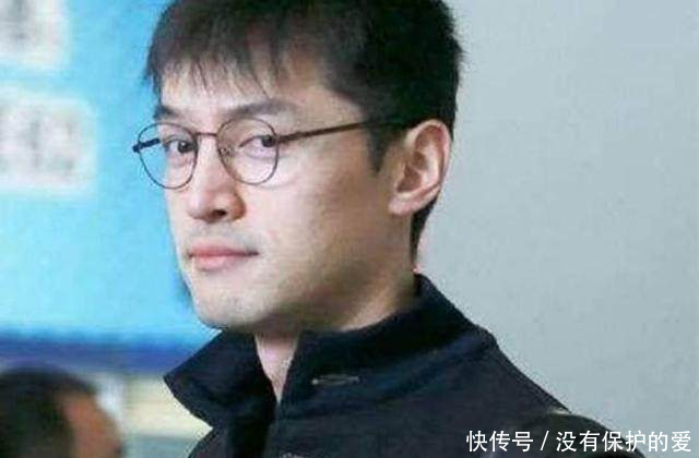 男星素颜也吓人王俊凯满脸痘,黄子韬土气,最后