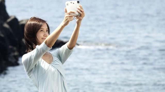 我赚钱养家老公攒钱买房,后来我翻看存折数额