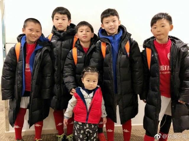 出征英国与狼队过招!董路中国足球小将到底是