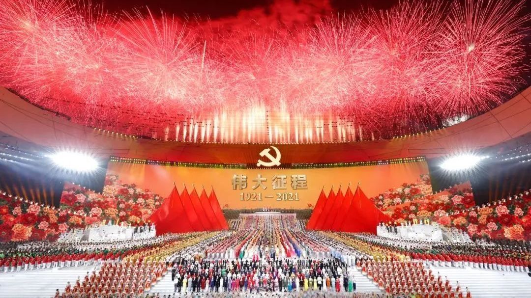 史无前例！利亚德10000m²屏幕惊艳《伟大征程》舞台