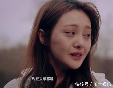 张艺兴出席晚会被冷落,黄渤的一个动作被网友