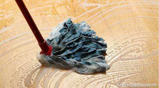 地板瓷砖天天拖还是不干净?保洁阿姨教我5个