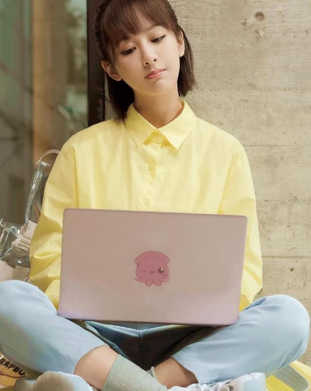 杨紫你疯了吧! 高跟鞋装电池, 穿了意外胸部