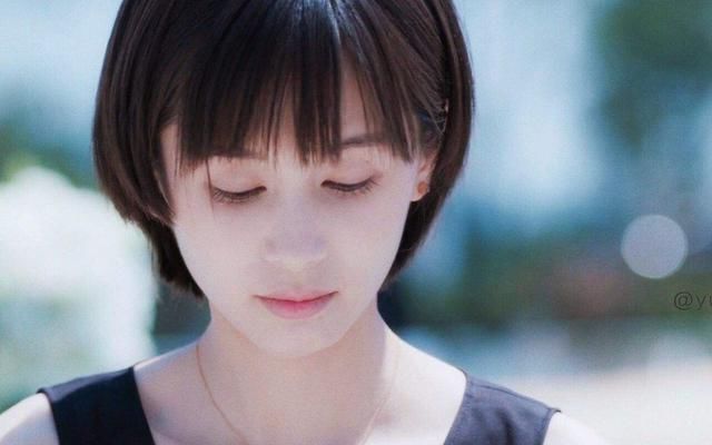 王子文男人装造型惊艳,网友:清纯中带着性感