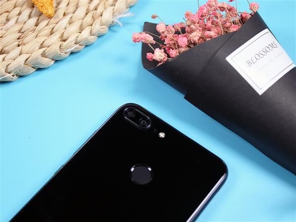 万年麒麟659处理器,不支持5Gwifi和NFC的荣耀