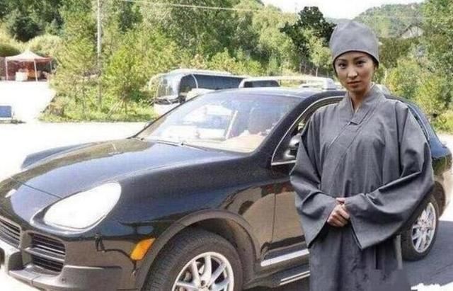 看看这些出家人出行开的豪车都是啥,如此奢侈
