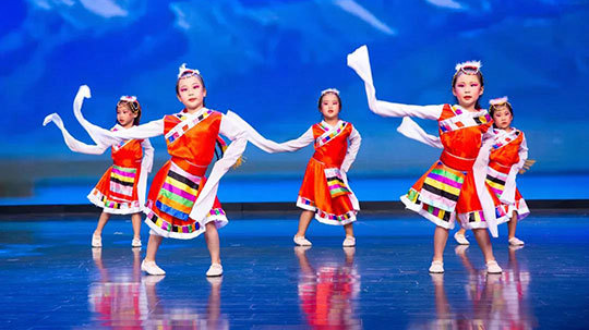 《小童大艺》跳出美丽民族风