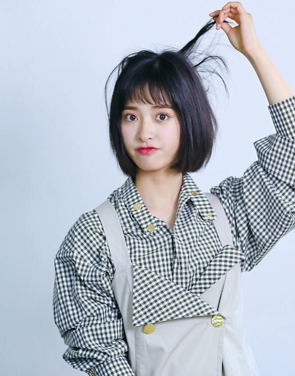 两副面孔,人前一套背后一套的三星座